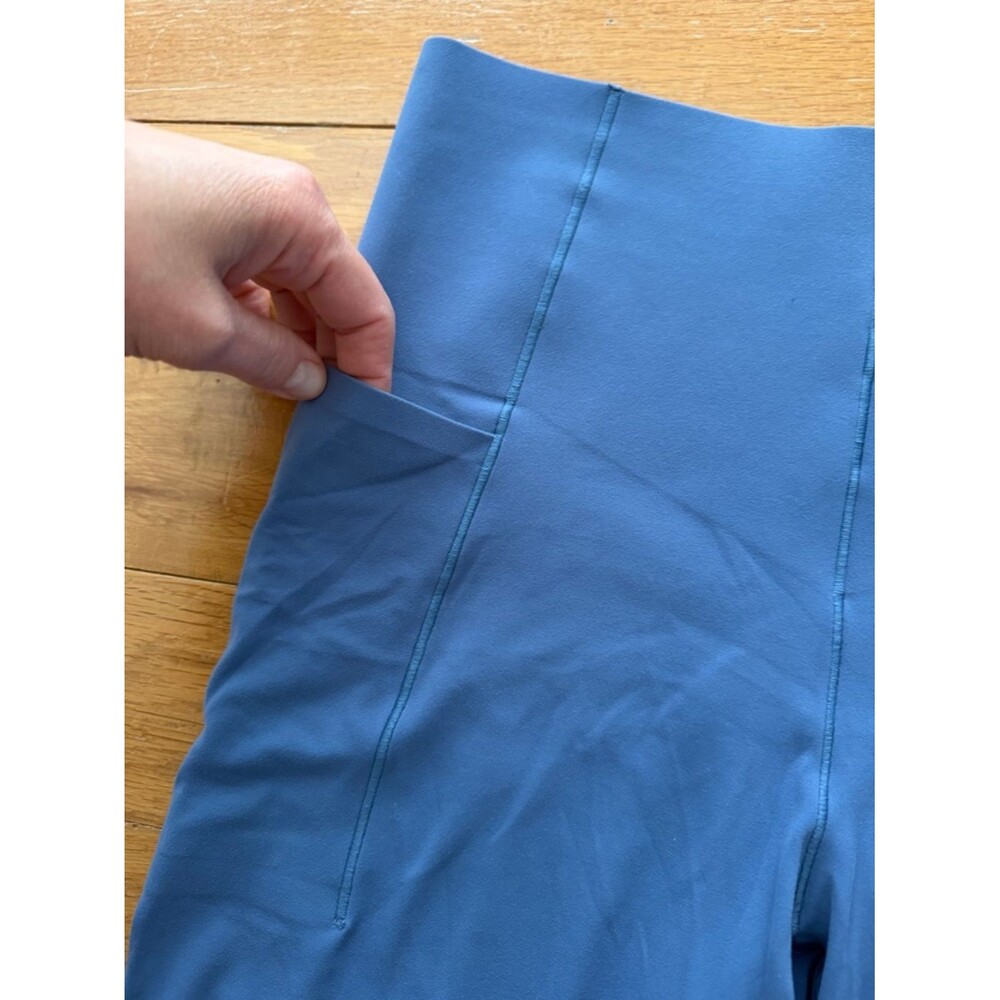 Offline by Aerie Blue Real Me Xtra Bike Shorts Size M 7” - Picture 4 of 10